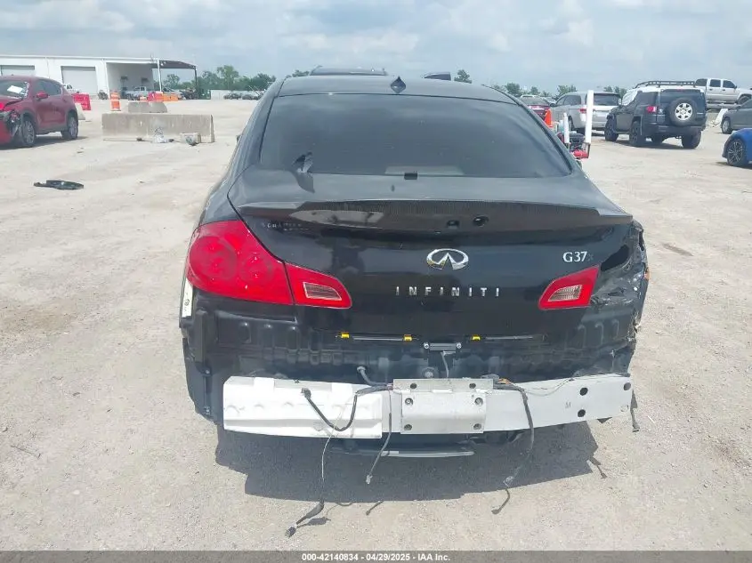 2010 INFINITI G37X  