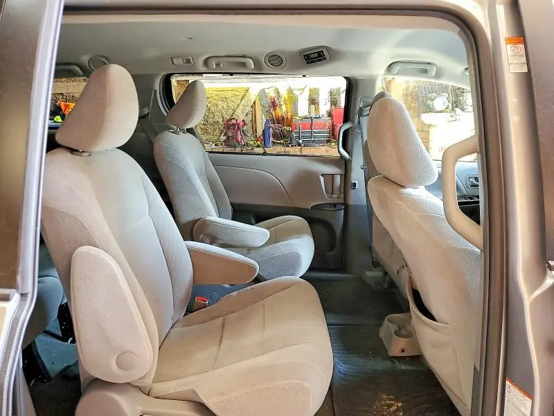 2017 TOYOTA SIENNA LE 7-PASSENGER  
