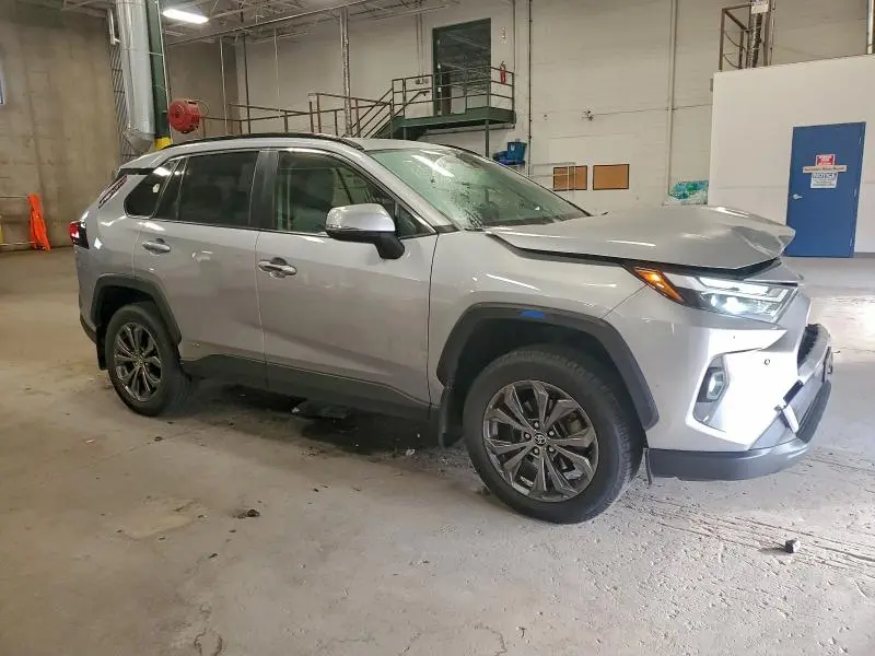 2022 TOYOTA RAV4 XLE PREMIUM  