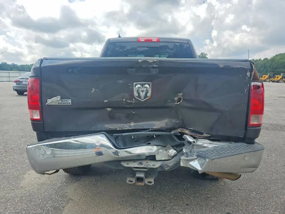 2016 RAM 1500 SLT  