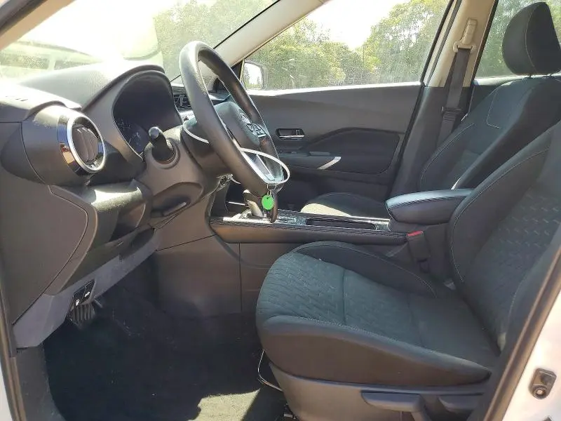 2022 NISSAN KICKS SV  