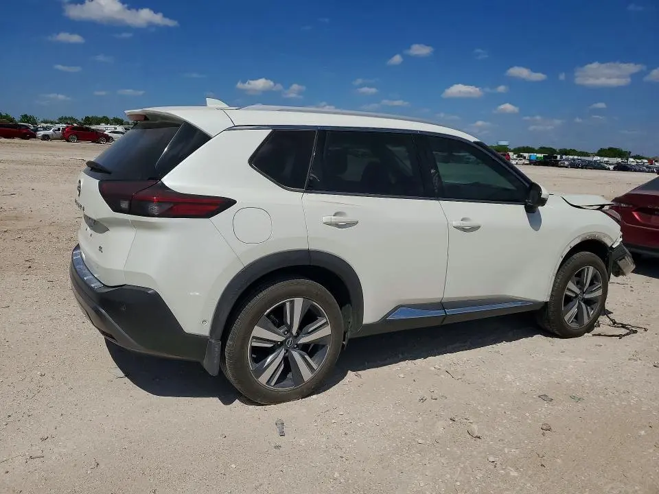 2022 NISSAN ROGUE SL  