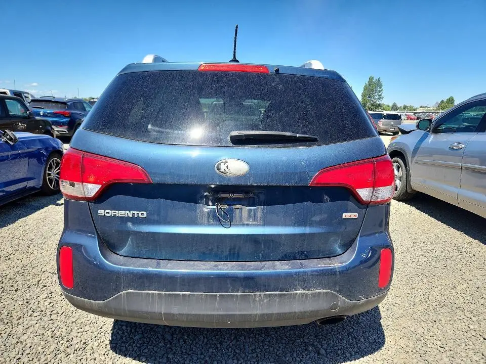 2015 KIA SORENTO LX  