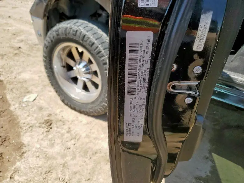 2017 RAM 1500 SLT  