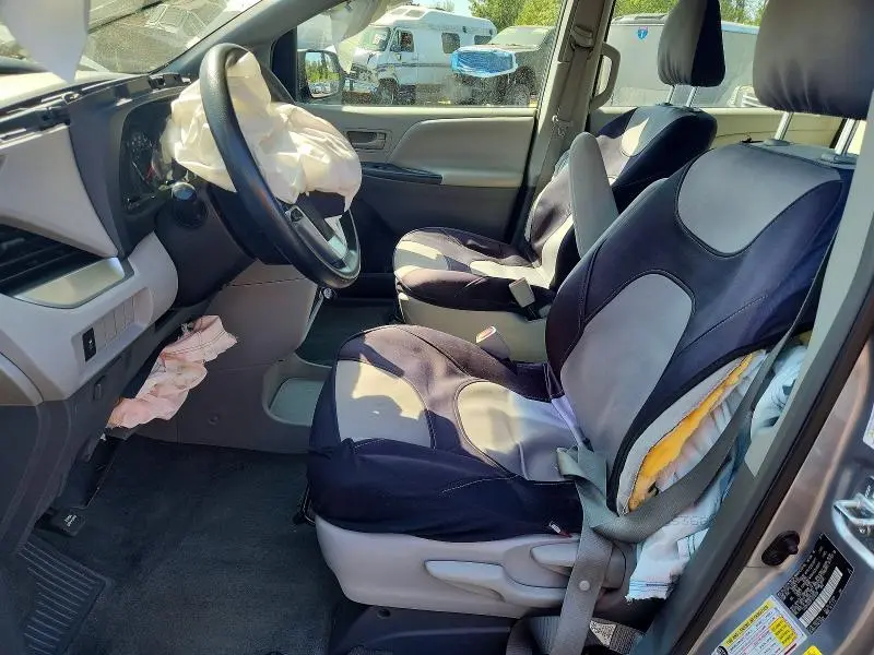 2015 TOYOTA SIENNA L 7-PASSENGER  