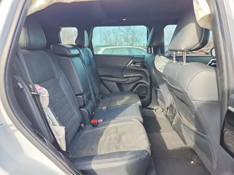 2022 MITSUBISHI OUTLANDER SE  