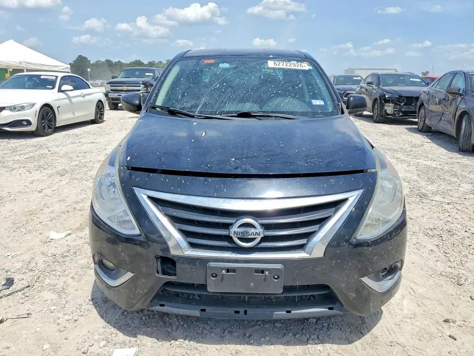 2018 NISSAN VERSA SV  