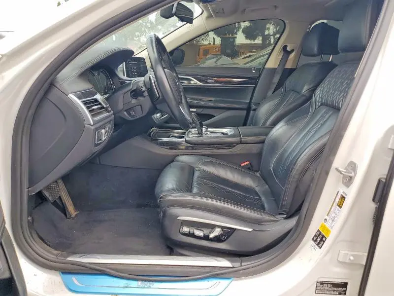 2016 BMW 750 XI  
