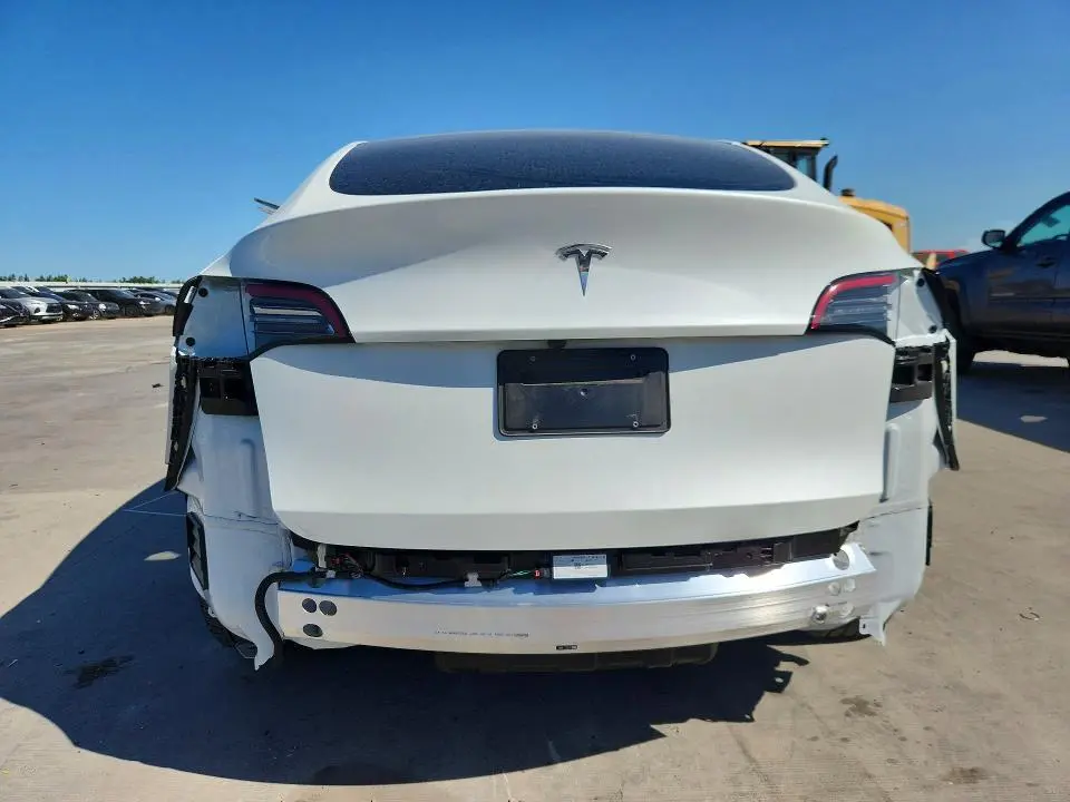 2024 TESLA MODEL Y   
