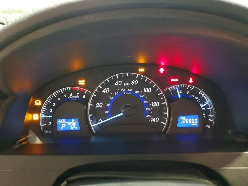 2012 TOYOTA CAMRY XLE V6  