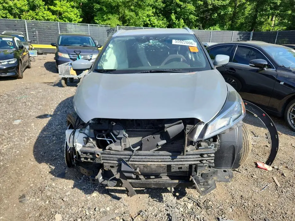 2021 NISSAN KICKS SV  