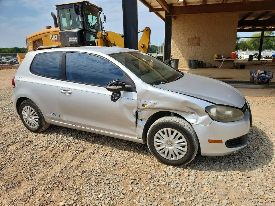 2010 VOLKSWAGEN GOLF   