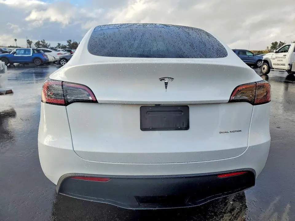 2024 TESLA MODEL Y   