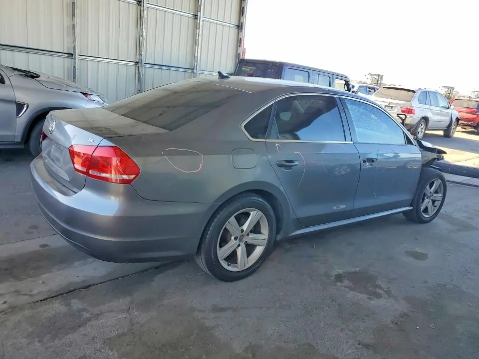 2012 VOLKSWAGEN PASSAT SE  