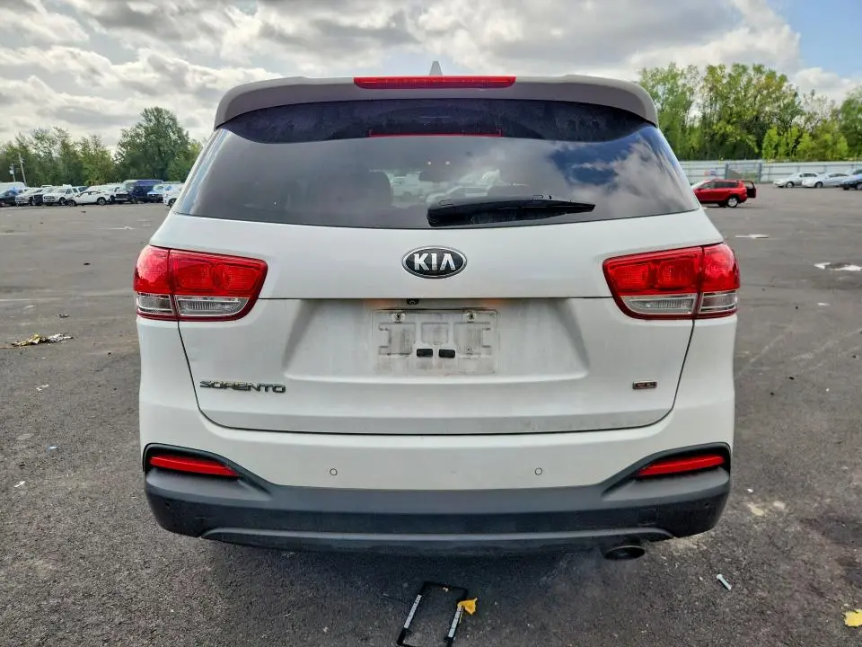 2017 KIA SORENTO LX  