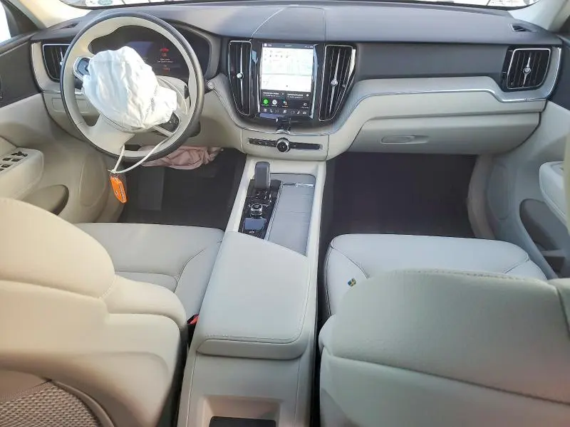2023 VOLVO XC60 PLUS  
