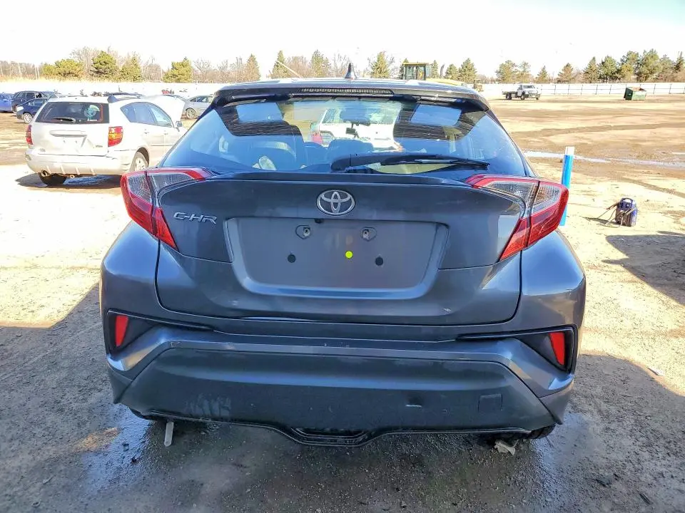 2021 TOYOTA C-HR XLE  