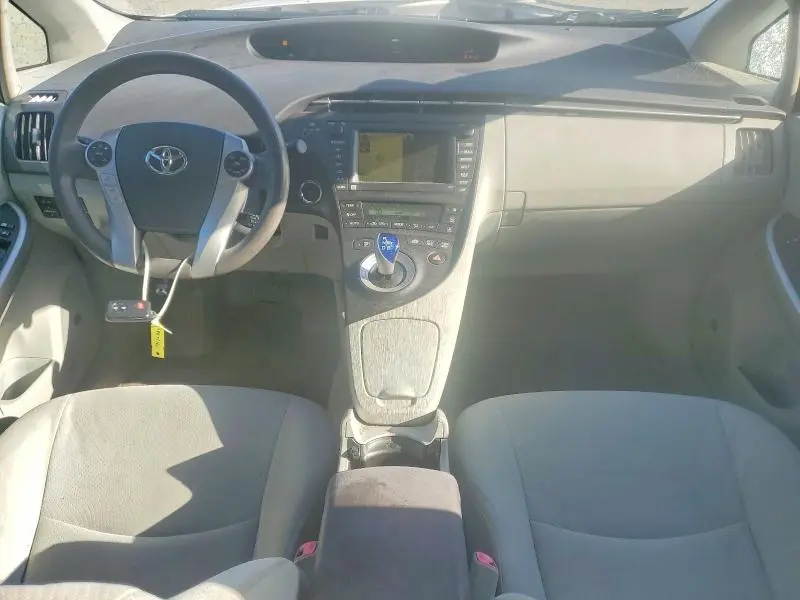 2010 TOYOTA PRIUS III  