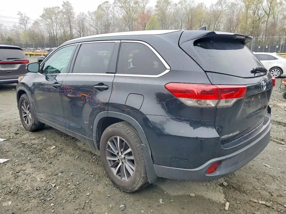 2017 TOYOTA HIGHLANDER XLE  