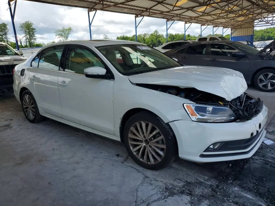 2015 VOLKSWAGEN JETTA SE  