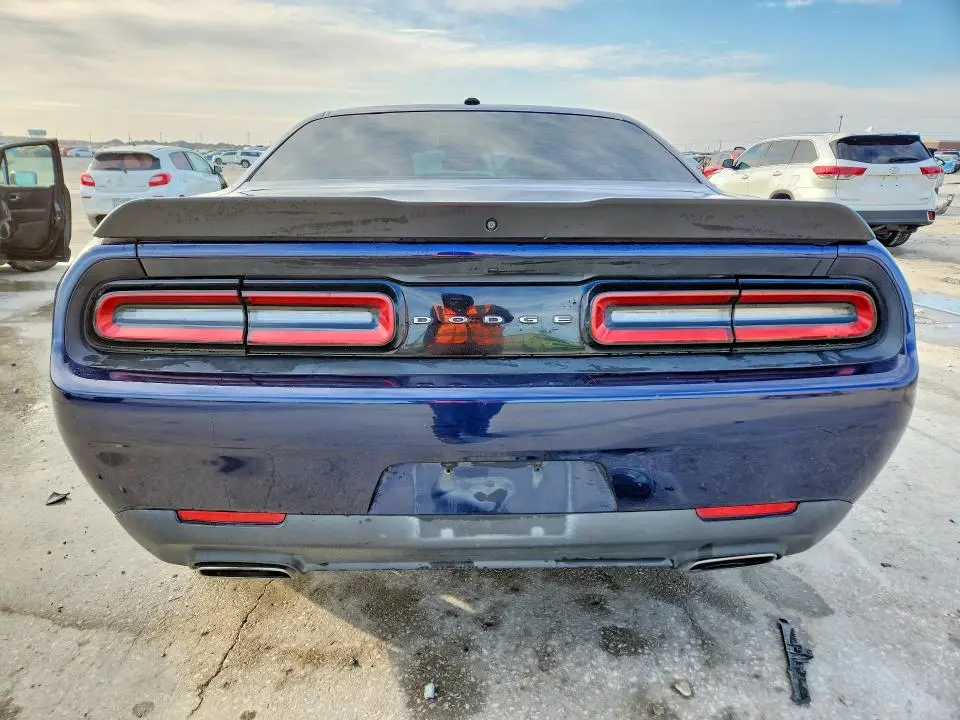 2016 DODGE CHALLENGER SXT  