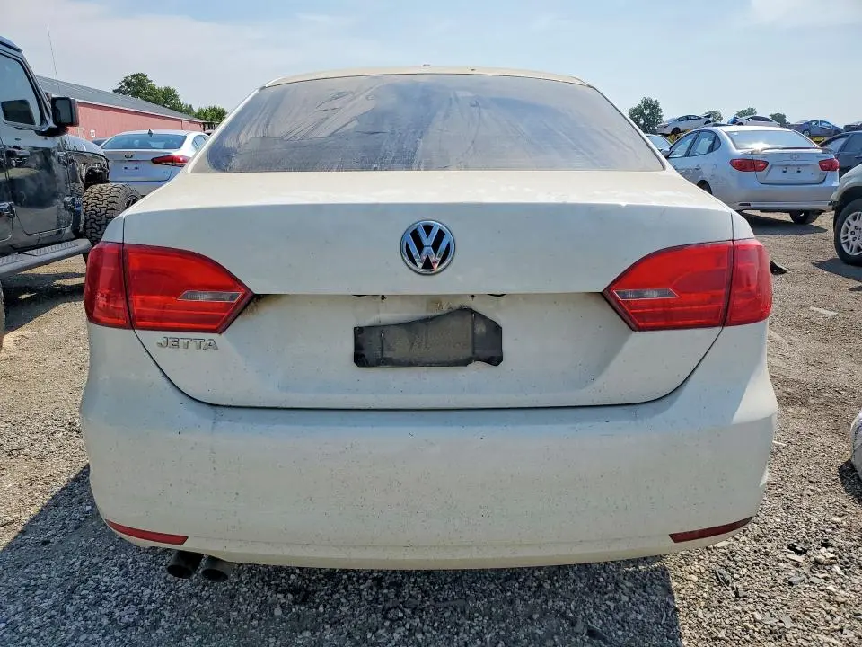 2013 VOLKSWAGEN JETTA SE  