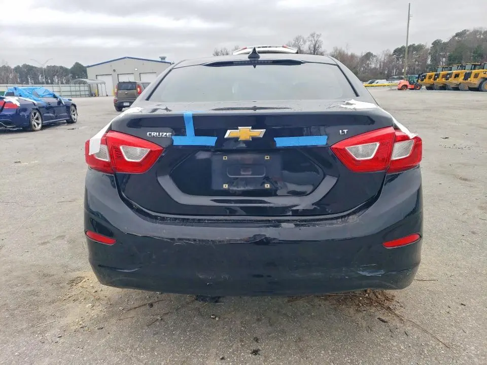 2017 CHEVROLET CRUZE LT  