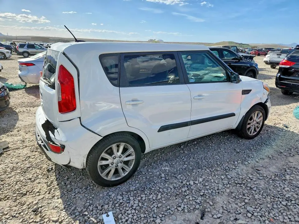 2013 KIA SOUL +  