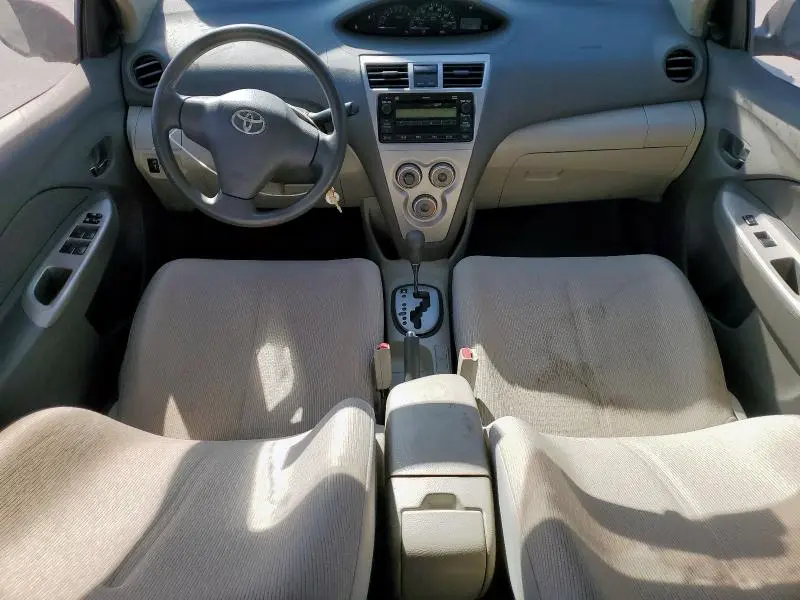 2011 TOYOTA YARIS BASE  