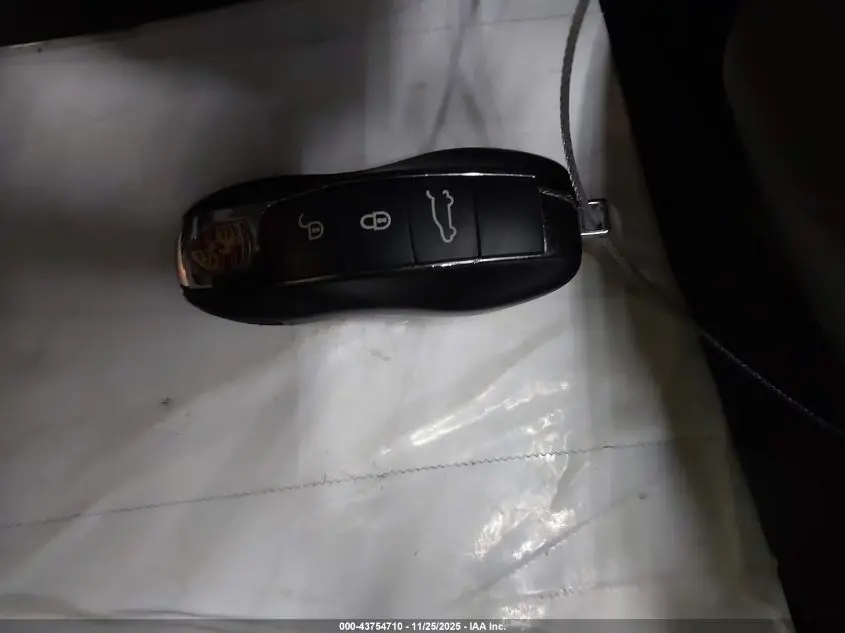 2017 PORSCHE CAYENNE PLATINUM EDITION