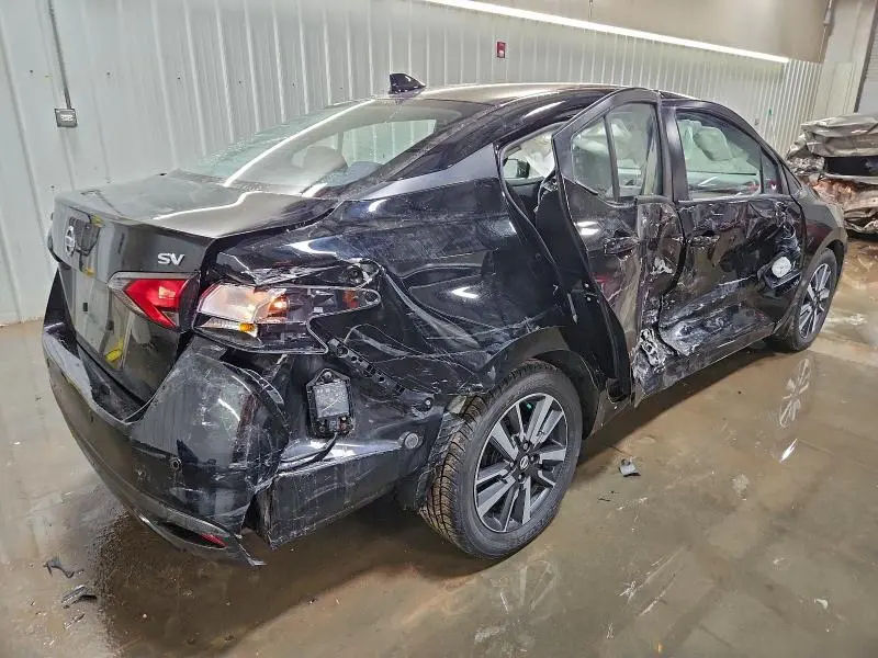2021 NISSAN VERSA SV  