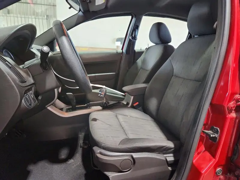 2010 FORD FOCUS SE  