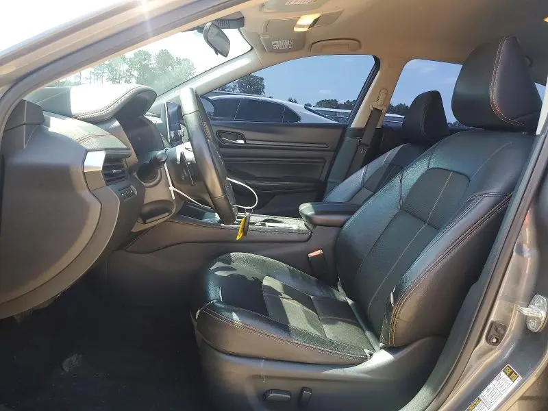 2021 NISSAN ALTIMA SR  