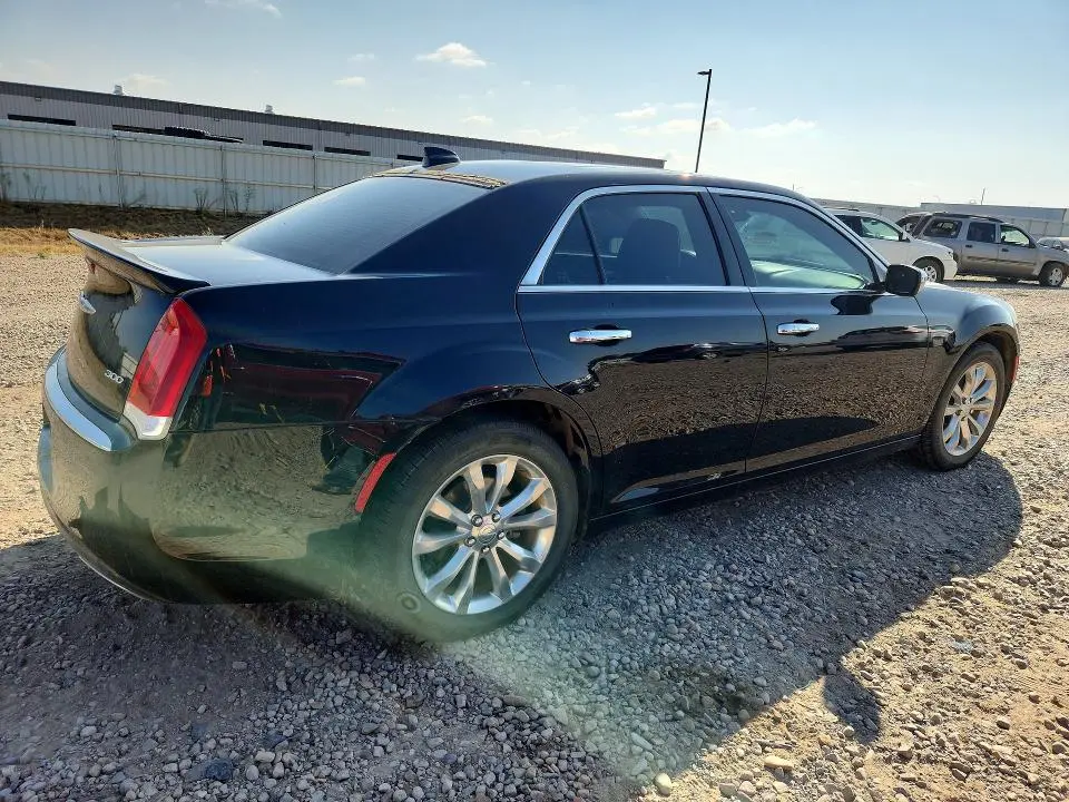 2019 CHRYSLER 300 LIMITED  