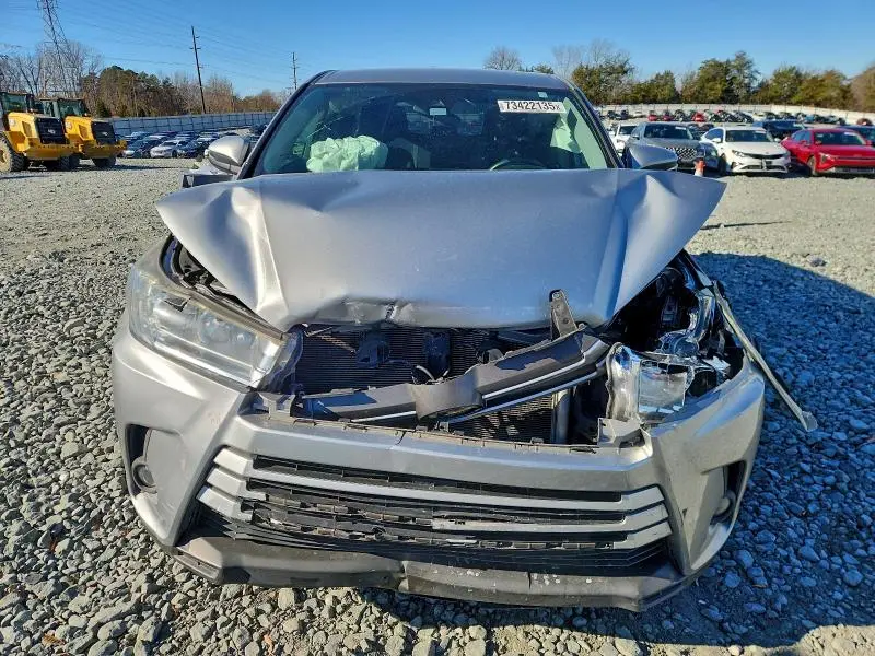 2018 TOYOTA HIGHLANDER LE  