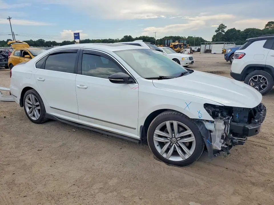 2017 VOLKSWAGEN PASSAT SEL PREMIUM  