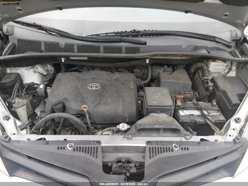 2020 TOYOTA SIENNA L