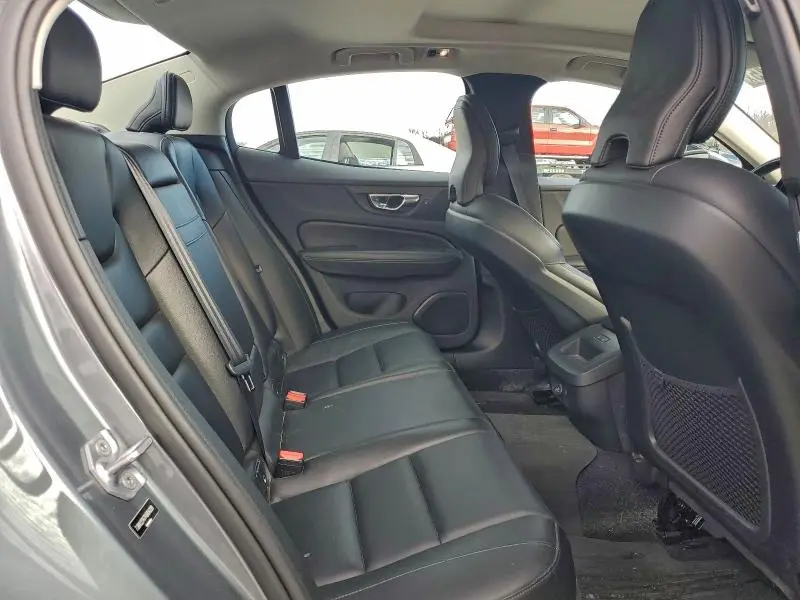 2019 VOLVO S60 T6 MOMENTUM  