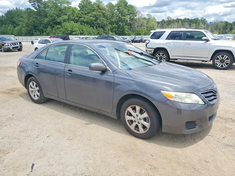 2011 TOYOTA CAMRY LE V6  
