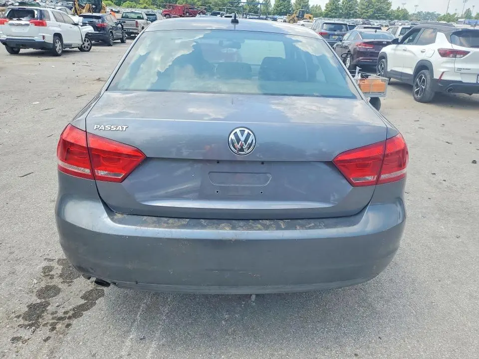 2012 VOLKSWAGEN PASSAT S  