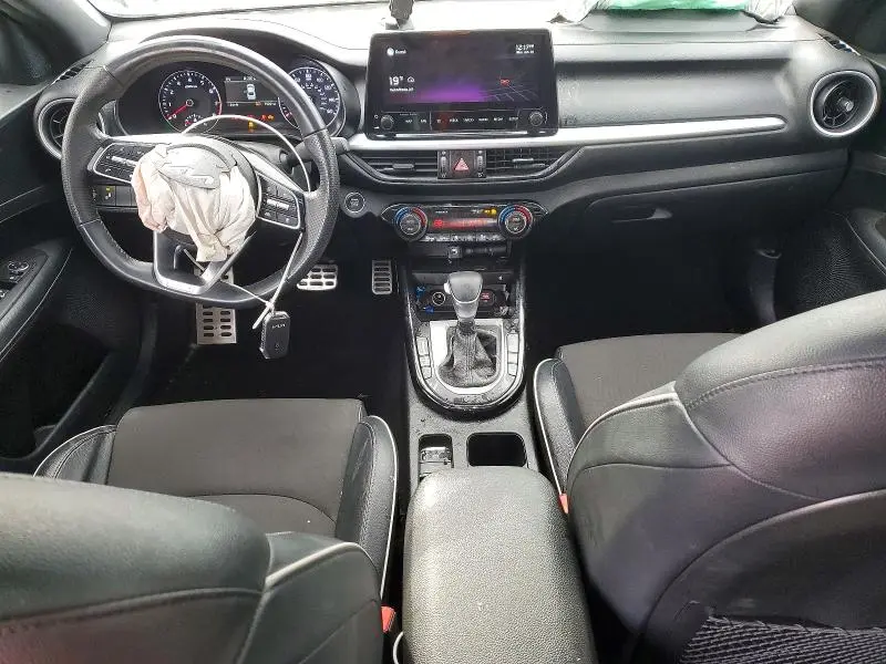 2022 KIA FORTE GT LINE  