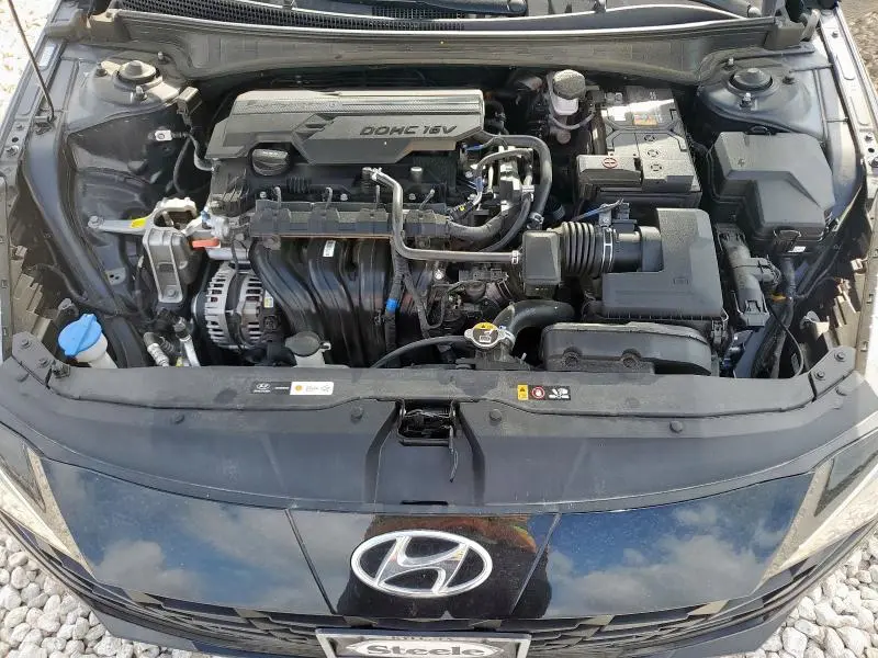 2023 HYUNDAI ELANTRA SE  