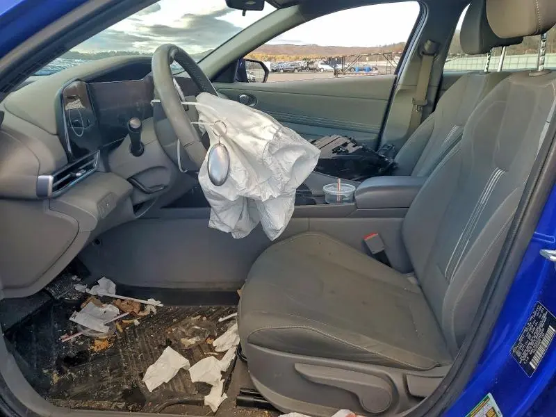 2025 HYUNDAI ELANTRA SEL  