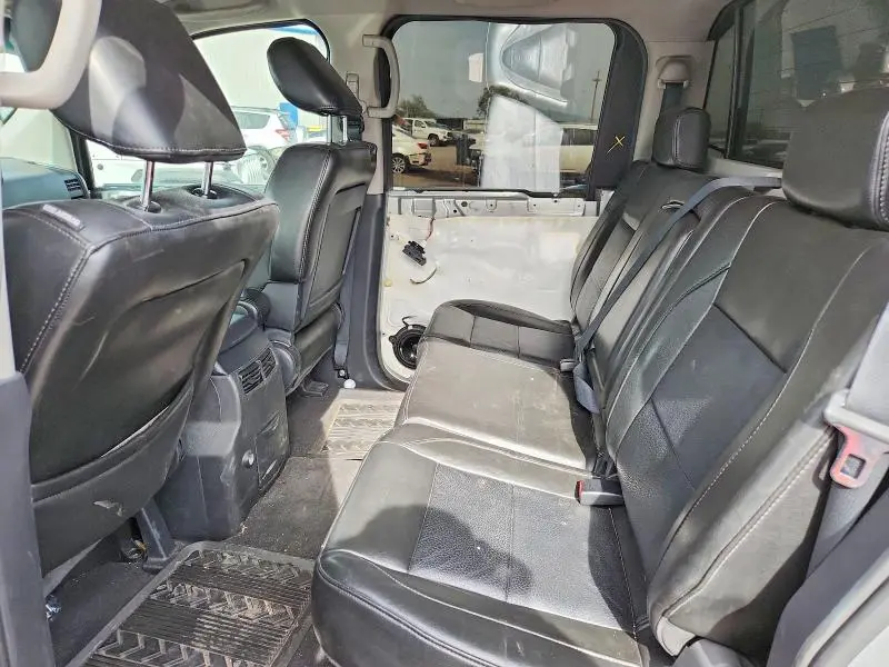2011 NISSAN TITAN SV  