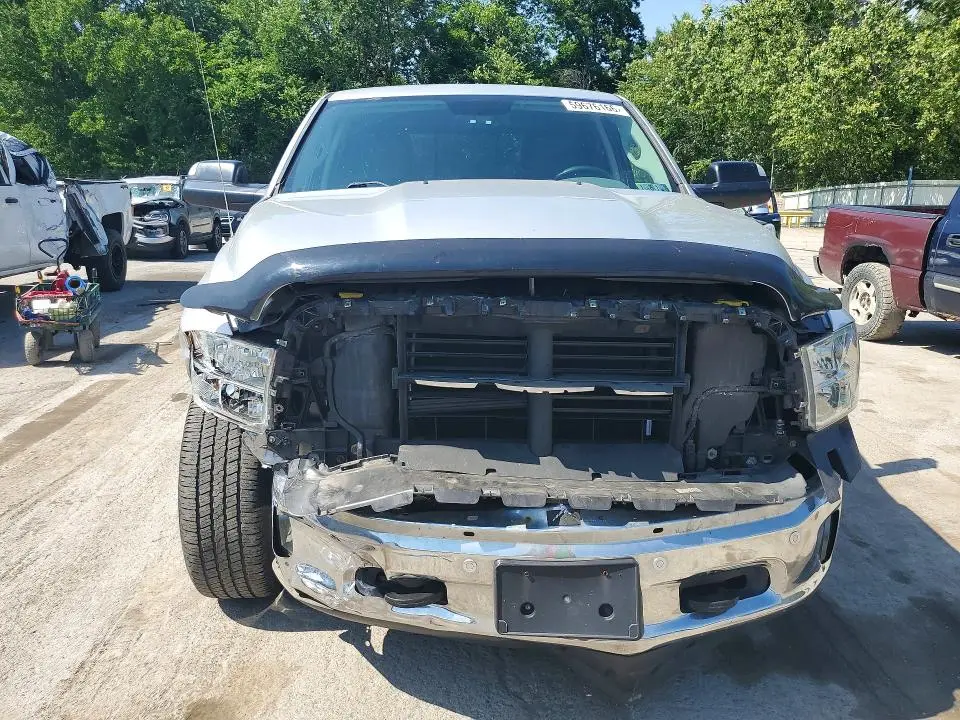 2017 RAM 1500 SLT  