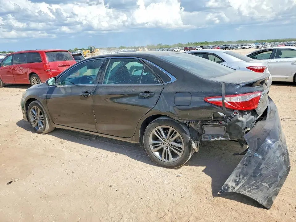 2017 TOYOTA CAMRY SE  