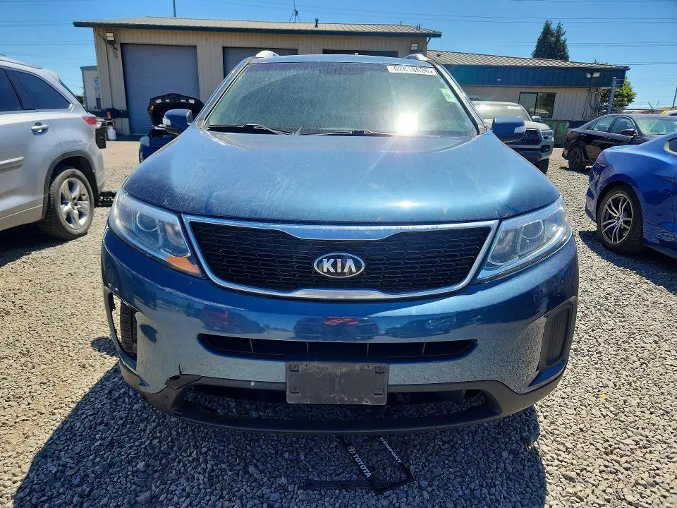 2015 KIA SORENTO LX  
