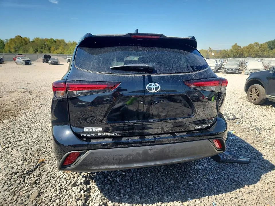 2026 TOYOTA HIGHLANDER XLE  