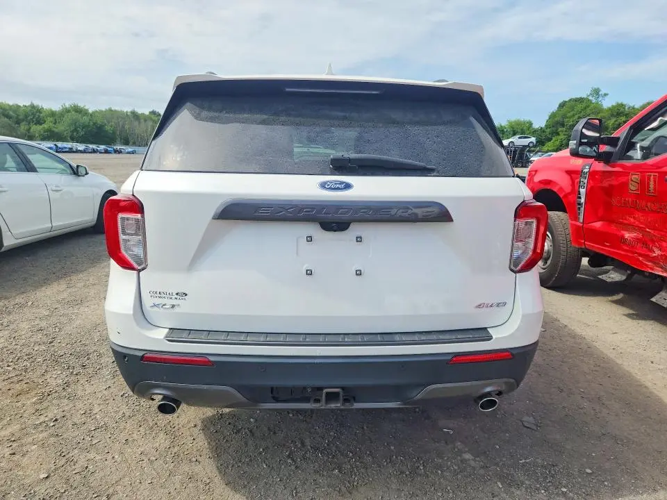2022 FORD EXPLORER XLT  