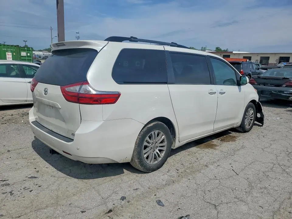 2015 TOYOTA SIENNA XLE PREMIUM 8-PASSENGER  